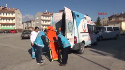 Erzincan Sandık Başına Sedye Ile Götürüldü