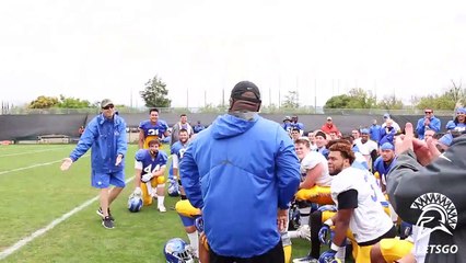 Cet entraineur sait mettre l'ambiance!