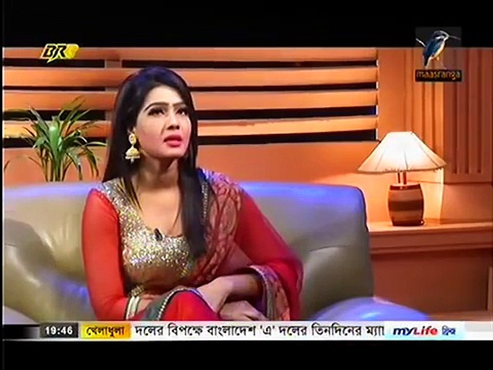মাহিয়া মাহি কে সরাসরি অপমান করলো উপস্থাপিকা ( ভিডিও সহ )
