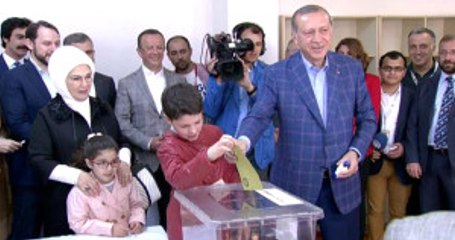 Cumhurbaşkanı Erdoğan Üsküdar'da Oyunu Kullandı