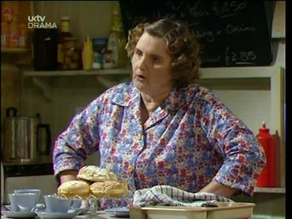 Last Of The Summer Wine S12 Ep 10 A Landlady For Smiler