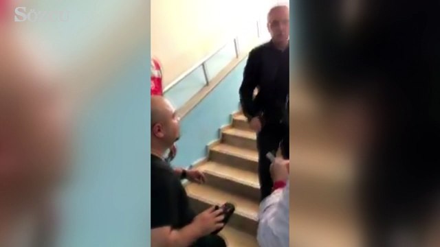 Engelli Adam Merdivenleri Kendi Çıkmak Zorunda Kaldı