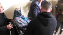Engelliler Vatandaşların Yardımıyla Oy Kullandı