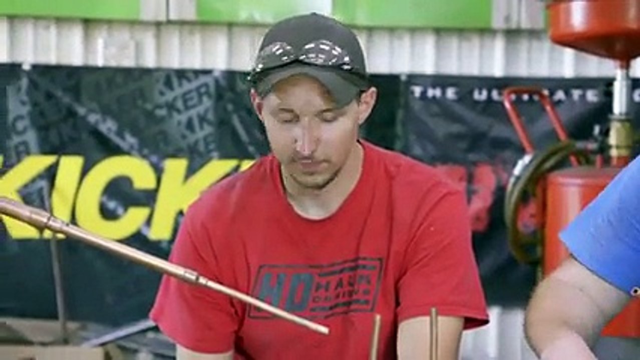 Road Hauks S01E02 Bootlegger