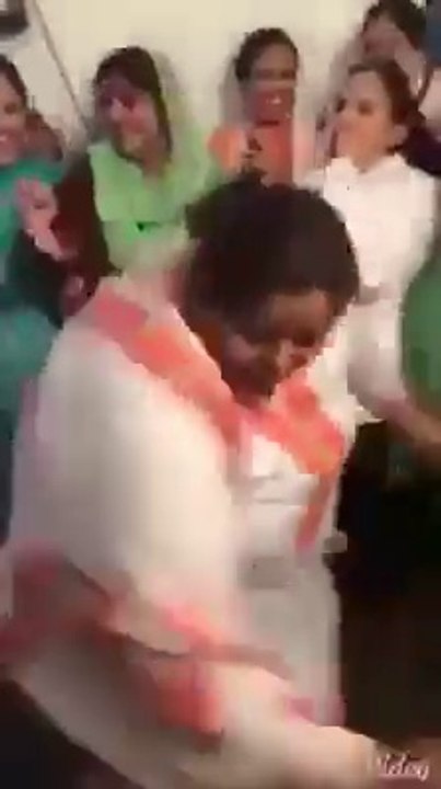 hahaha very funny dance of lady