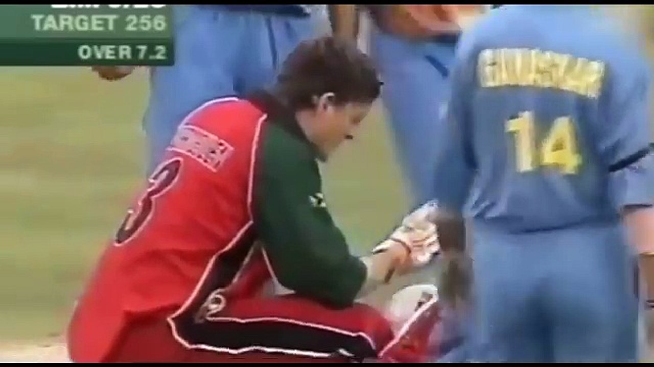 The deadly bouncers in cricket history of all times!!