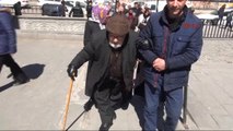 Kars 90 Yaşındaki Gazi, Önce Vatan, Sonra Can Dedi Oyunu Kullandı