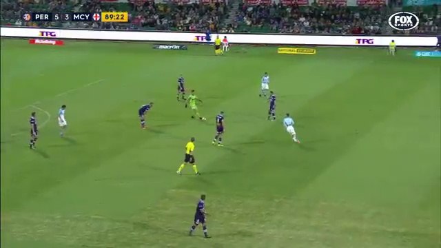 Unbelievable FAIL from Perth Glory keeper - Perth Glory 5-4 Melbourne City - April 16, 2017