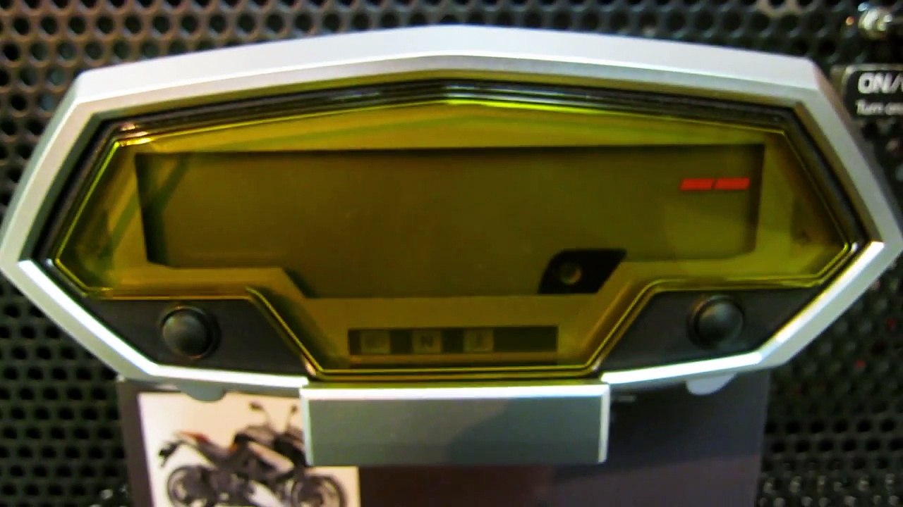 Kawasaki Z1000 メーター起動テスト　「神戸のカワサキワールド内展示品」