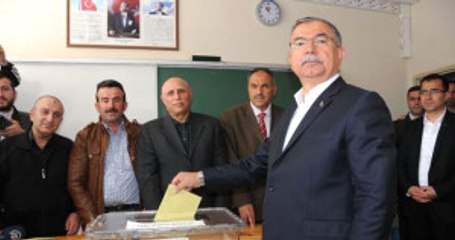 Milli Eğitim Bakanı Yılmaz'ın Sandığından "Evet" Çıktı