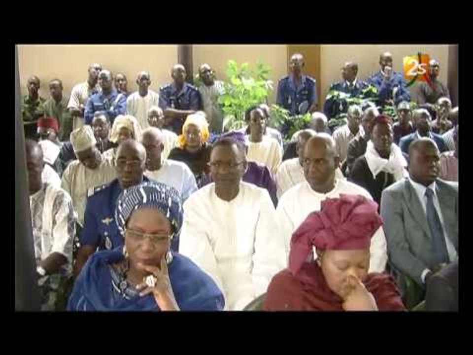 L'adjudant Boubou Sy Élevé au grade de Chevalier de l'Ordre national du Lion.