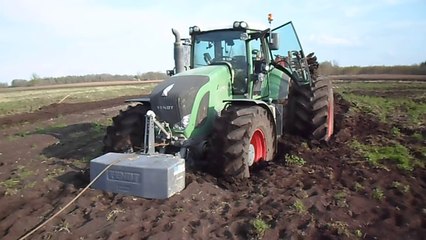 Fendt 939 Vario + TopDown 500 stuck, saving with JCB 535