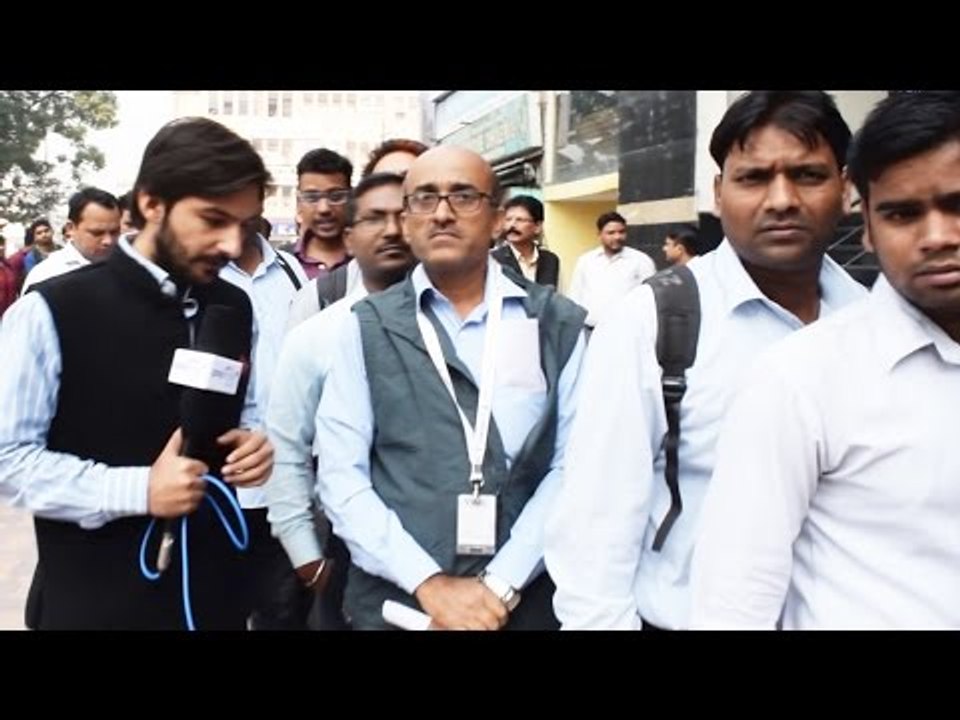 2000 note handed out by banks, people wait in long queues | Oneindia News