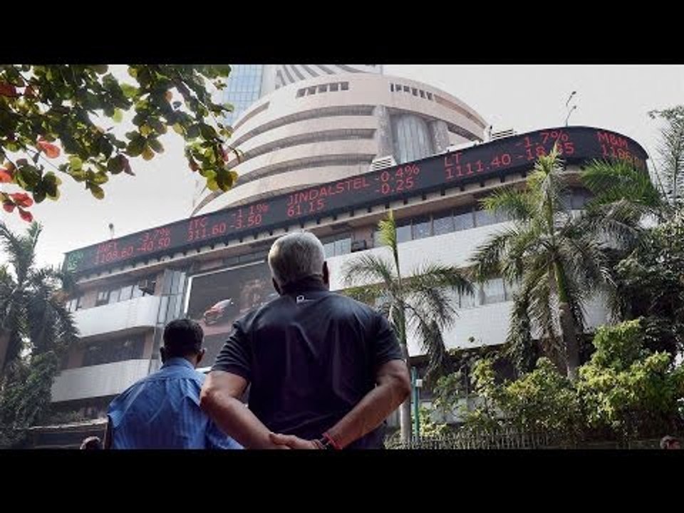 Stock exchange dips as RBI discontinue Rs 500, 1000 denomination notes | Oneindia News