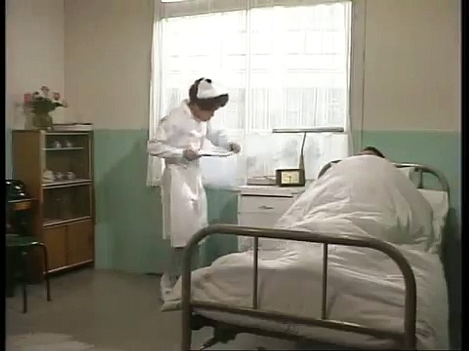 爆笑コント！テンションの高い看護師加藤茶と患者いかりや長介