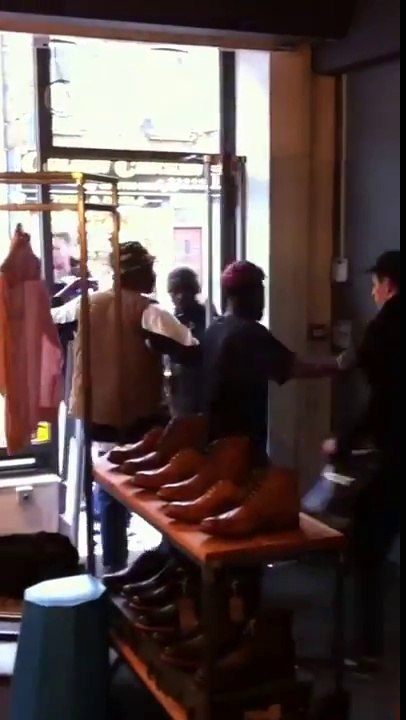 Tentative de vol d'une boutique de fringues à londres !