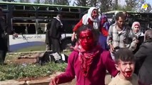 BUS evakuasi penduduk suriah lebih dari 100 orang meninggal akibat serangan bom para pemberontak