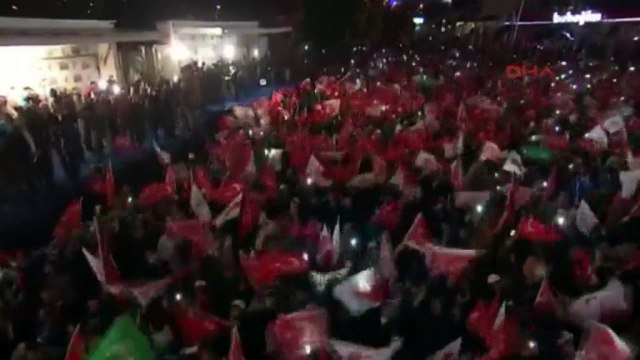Binali Yıldırım'ın balkon heyecanı: Nasıl okuyacağız?
