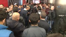 CHP Genel Merkezindeki Partililer Açıklama Yapılmamasına Tepki Gösterdi