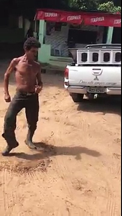 He Have Gooddancing Skilss Tho LOL