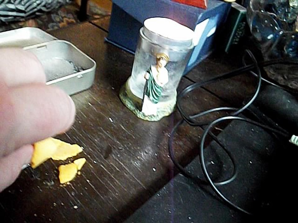 KURT COBAIN Kicks in for Easter to say: COME AS YOU ARE, OR DON'T COME AT ALL + + + +