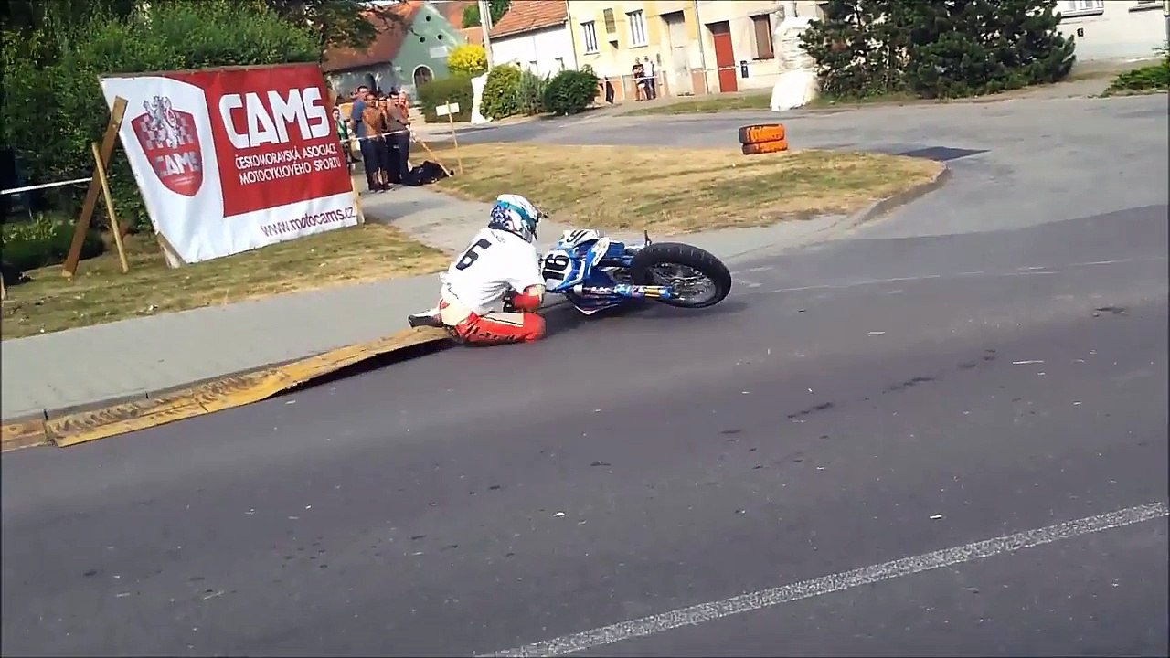 Top Os Piores Tombos e Batidas de Motos Ao Redor do Mundo