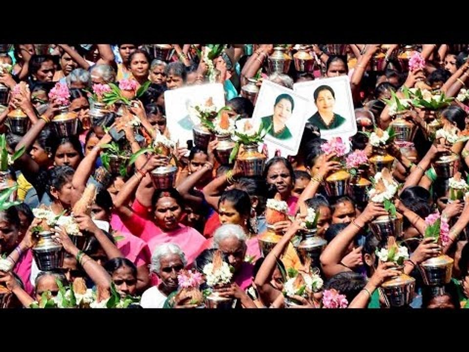 Jayalalitha Health Row : Woman dies in stampede at Tamil Nadu temple | Oneindia News