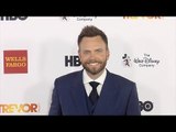 Joel McHale on the red carpet 