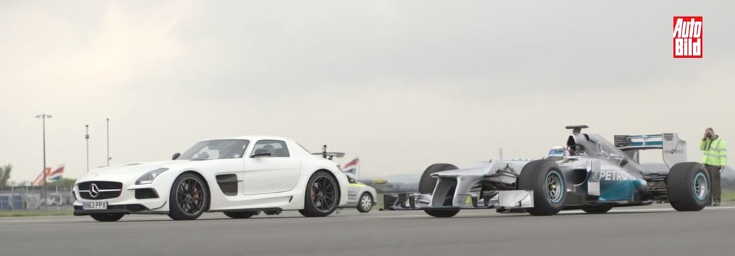 VÍDEO: Drag Race: Mercedes-F1 W03 contra Mercedes SLS AMG Black Series