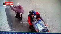 كلاكيت تانى مرة.. شابان يستقلان موتوسيكل يسرقان حقيبة سيدة بالمنوفية