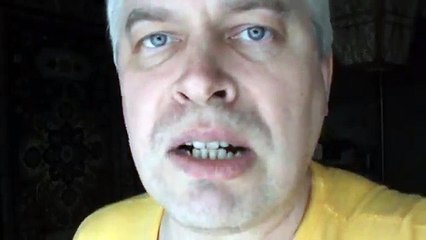 ГЕНА ДУМАЕТ И ПОЁТ