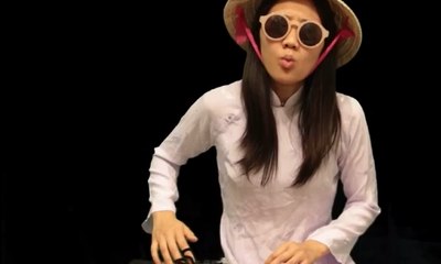 Kayla Nguyen Nyanyikan Parodi Lagu Justi Bieber
