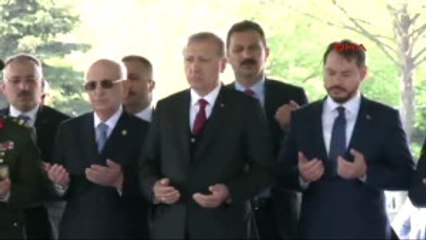 Erdoğan Menderes'in Mezarını Ziyaret Etti