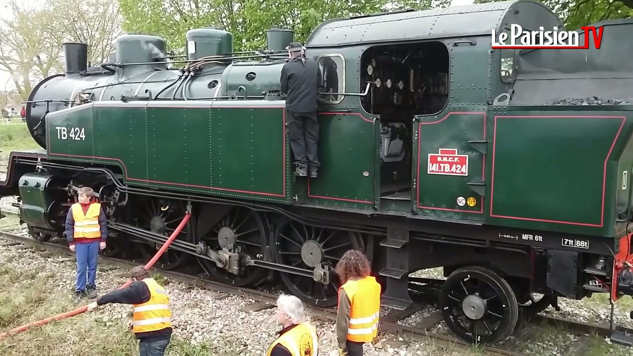 La gare de Villiers-Saint-Georges revit grâce à la locomotive à vapeur