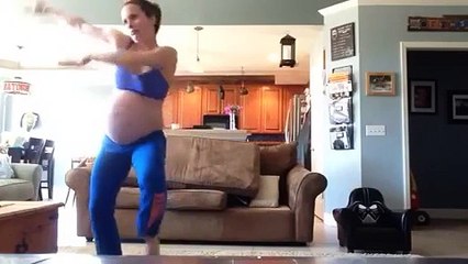 ¡Embarazada baila 'Thriller' para acelerar el parto!