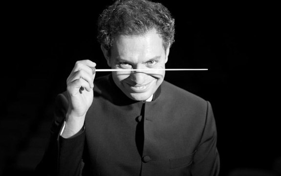 BLACK & WHITE MYRON __Mozart Requiem- Introitus-Kyrie-Dies Irae - Michalis Economou, conductor