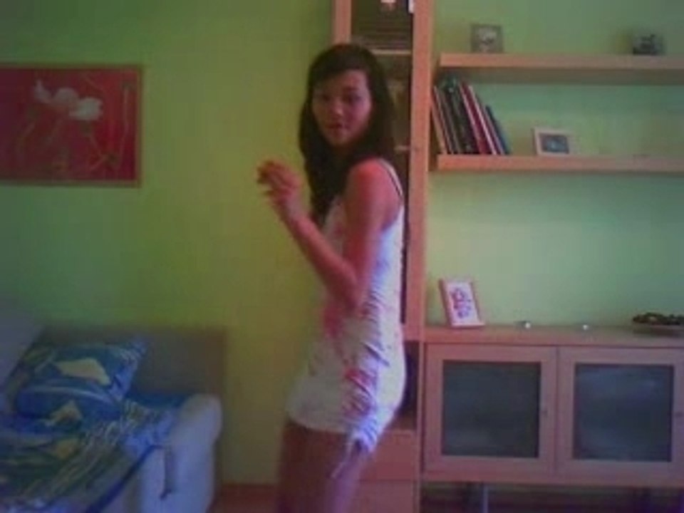 La Cubanita Bailando Reggaeton [from]