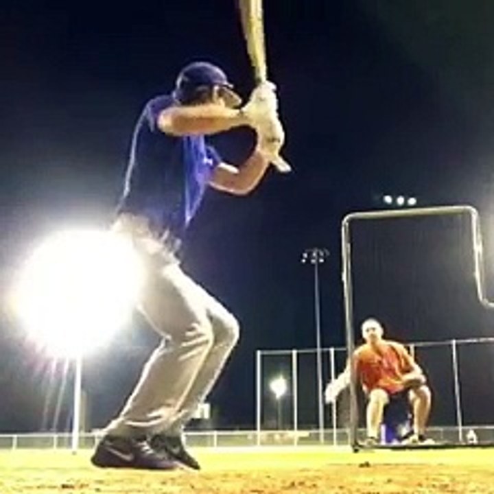 Très beau coup de baseball ... ou pas