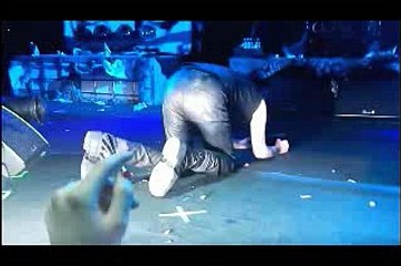Marilyn Manson/Collapses on Stage
