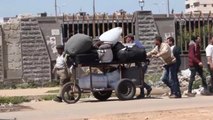Suriye'de Rejim Kuşatmasındaki Vaer'den Tahliyeler Sürüyor