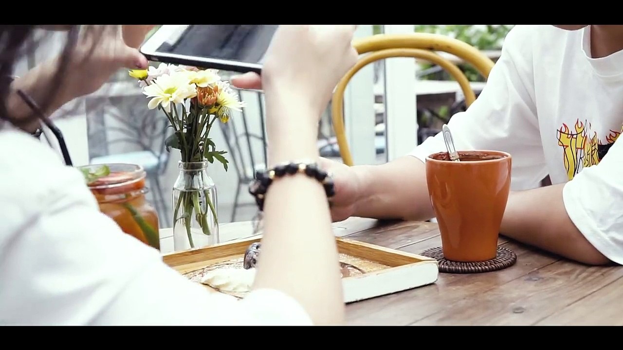 Dân mạng dậy sóng trước MV yêu đương của cặp đôi lớp 9