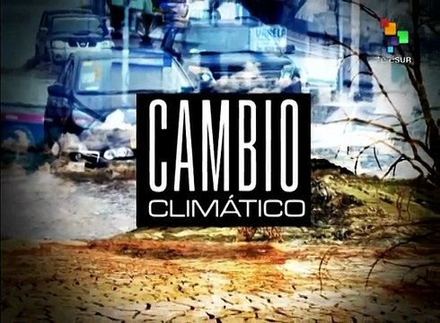 Perú: voluntarios y rescatistas remueven escombros dejados por lluvias