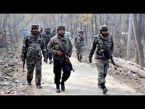 CRPF jawans injured in grenade attack by militants in J&K | Oneindia News