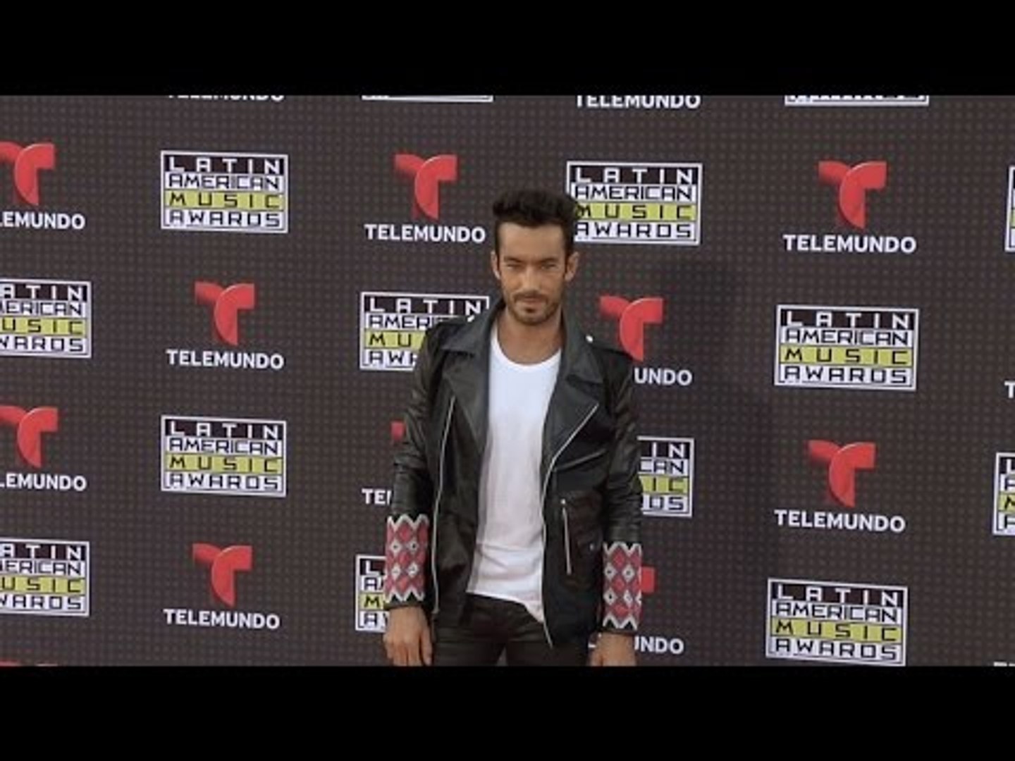 ⁣Aaron Diaz // Latin American Music Awards 2015 Red Carpet Fashion Arrivals