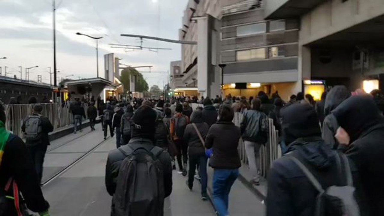 Anti-Fascist Protesters Converge on Le Pen's Paris Rally