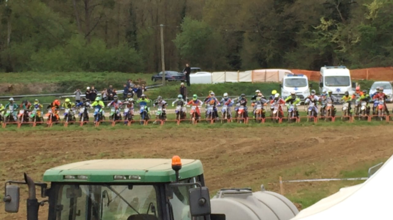 280 pilotes assurent le spectacle au motocross