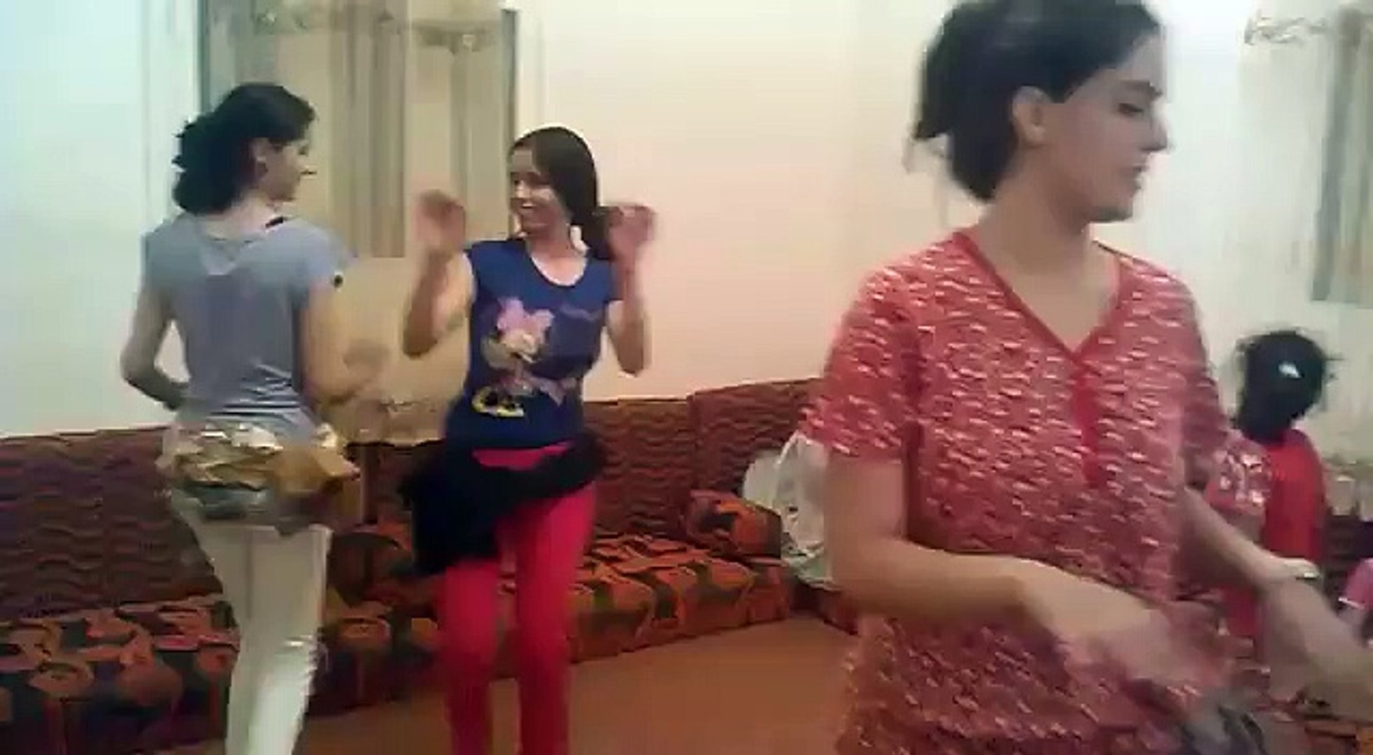 dance girls رقص عربي - فيديو Dailymotion