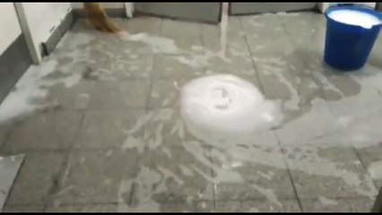 ESPUMA SE MOVENDO DE FORMA ESTRANHA EM HOSPITAL NA ARGENTINA