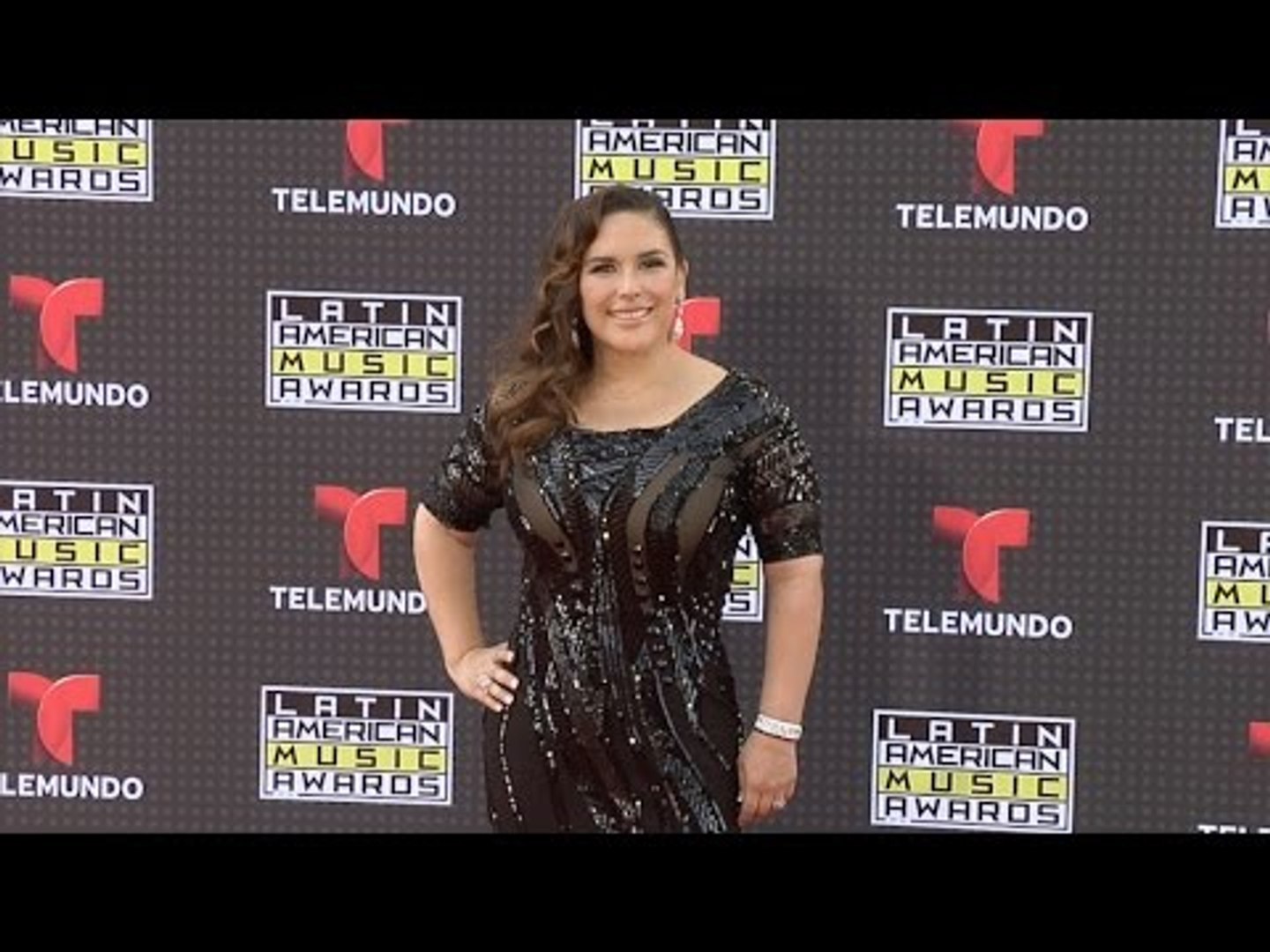 ⁣Angelica Vale // Latin American Music Awards 2015 Red Carpet Fashion Arrivals