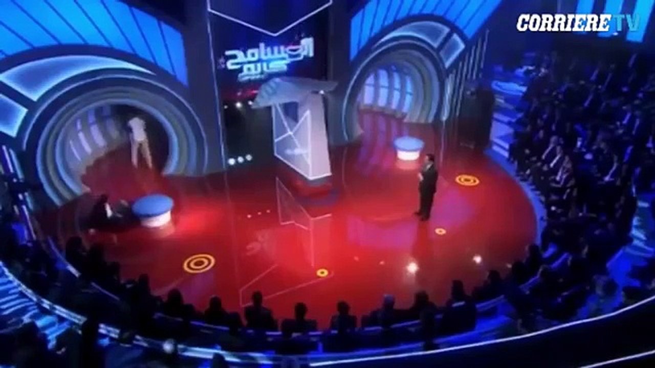 «C'è posta per te» finisce con una rissa in studio